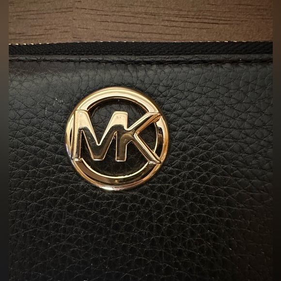 Michael Kors Fulton Leather Black Wallet Wristlet - Picture 5 of 9